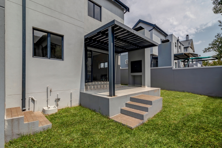 3 Bedroom Property for Sale in Broadacres Gauteng