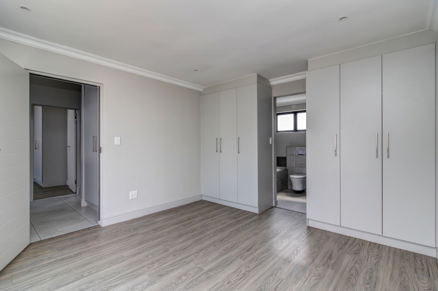 3 Bedroom Property for Sale in Broadacres Gauteng