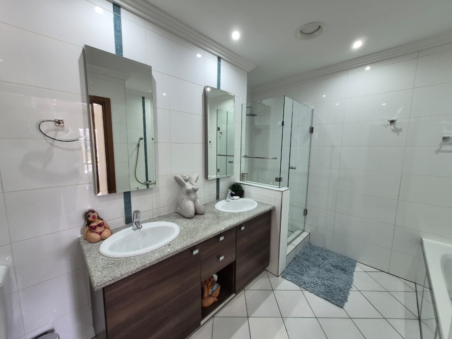 2 Bedroom Property for Sale in Bedfordview Gauteng
