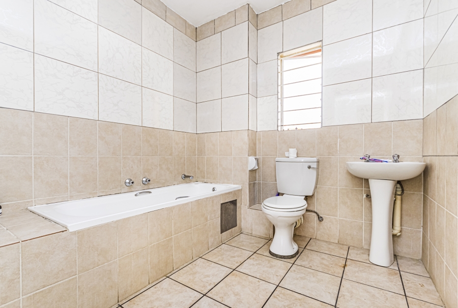 2 Bedroom Property for Sale in Sundowner Gauteng