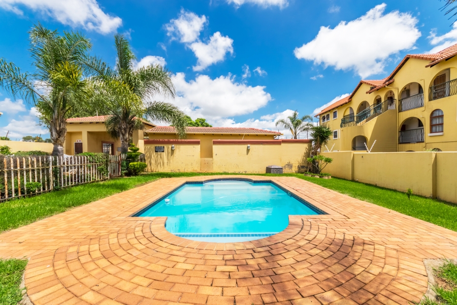 2 Bedroom Property for Sale in Sundowner Gauteng