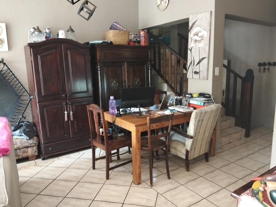 3 Bedroom Property for Sale in Faerie Glen Gauteng