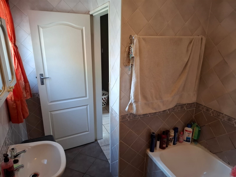 3 Bedroom Property for Sale in Faerie Glen Gauteng