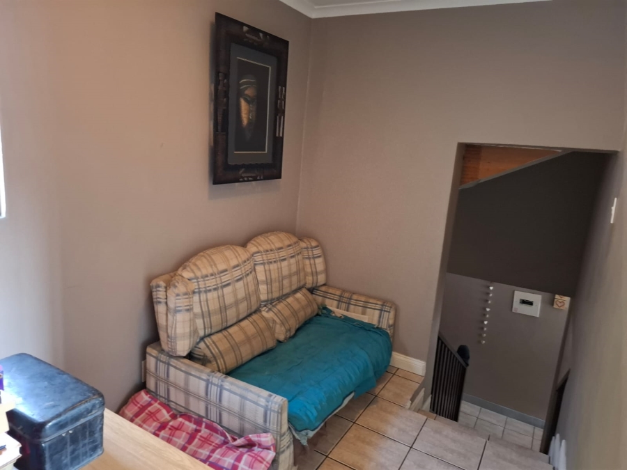 3 Bedroom Property for Sale in Faerie Glen Gauteng