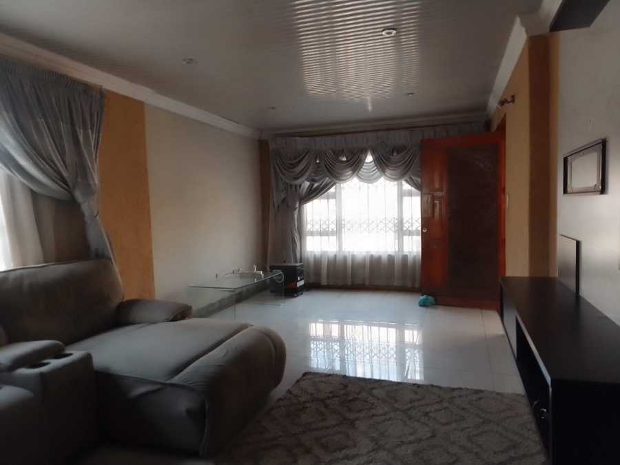 To Let 3 Bedroom Property for Rent in Alveda Park Gauteng