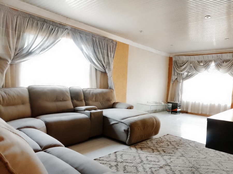 To Let 3 Bedroom Property for Rent in Alveda Park Gauteng