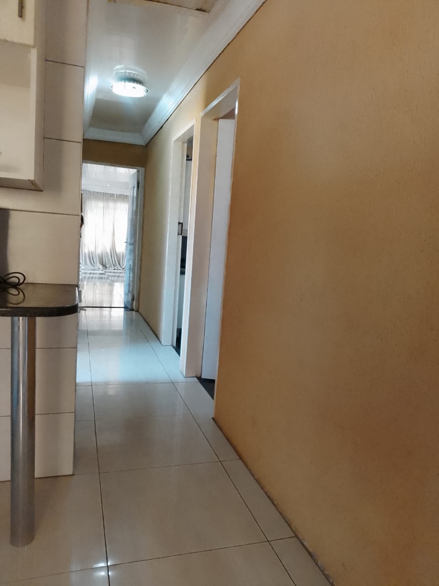 To Let 3 Bedroom Property for Rent in Alveda Park Gauteng