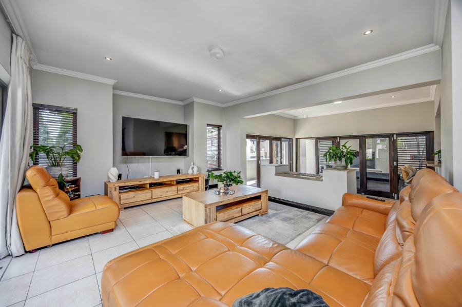 3 Bedroom Property for Sale in Broadacres Gauteng