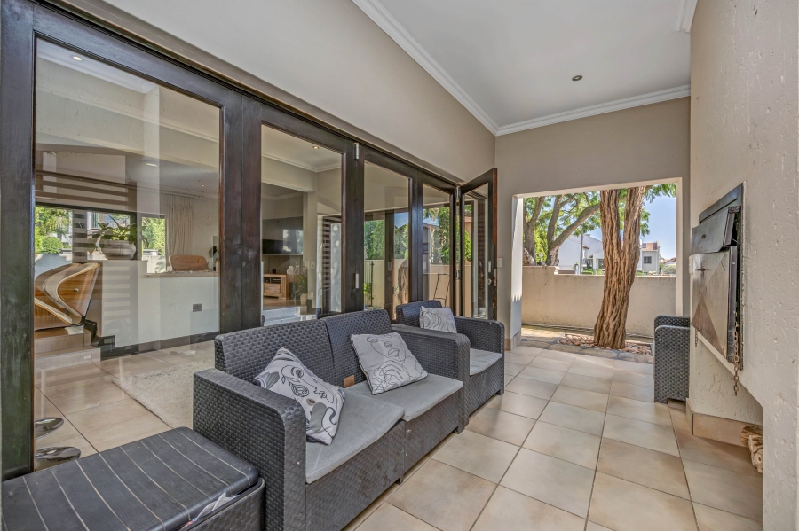 3 Bedroom Property for Sale in Broadacres Gauteng