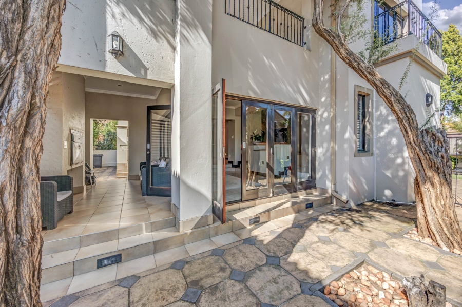 3 Bedroom Property for Sale in Broadacres Gauteng
