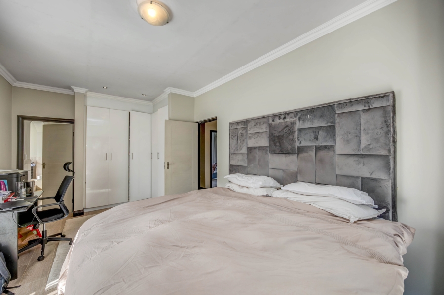 3 Bedroom Property for Sale in Broadacres Gauteng