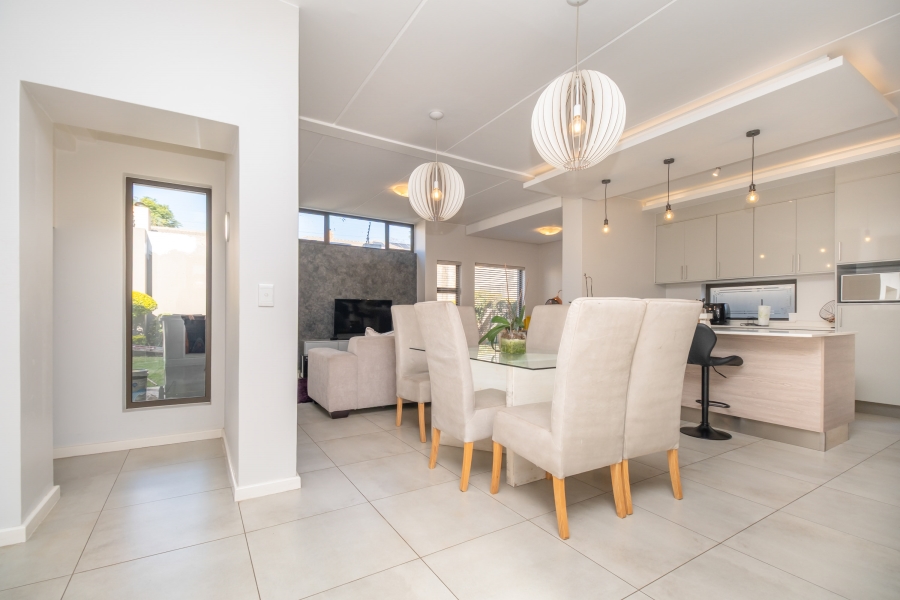 3 Bedroom Property for Sale in Ferndale Gauteng