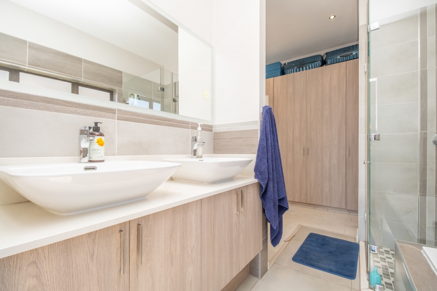 3 Bedroom Property for Sale in Ferndale Gauteng