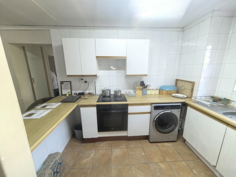 2 Bedroom Property for Sale in Sunninghill Gauteng