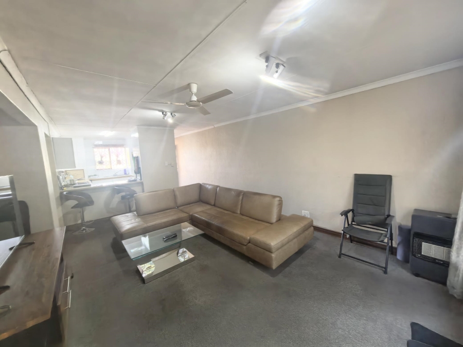 2 Bedroom Property for Sale in Sunninghill Gauteng