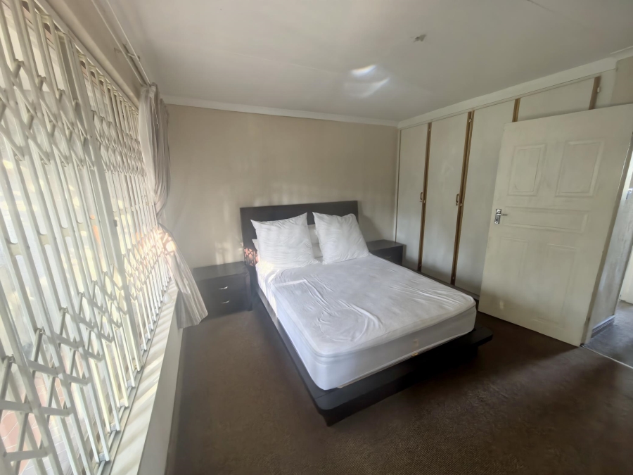 2 Bedroom Property for Sale in Sunninghill Gauteng