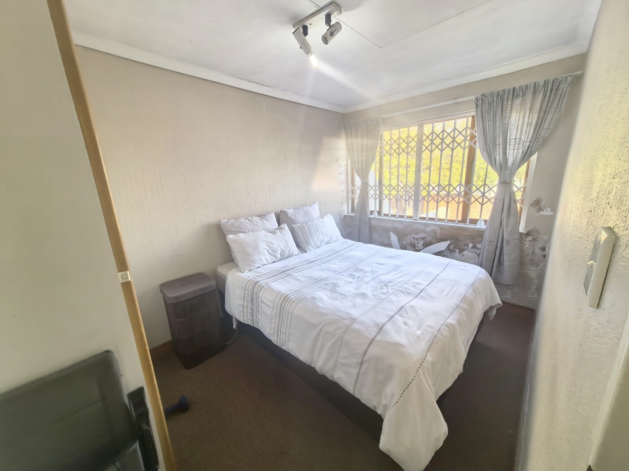 2 Bedroom Property for Sale in Sunninghill Gauteng