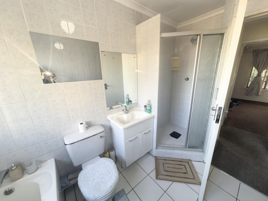 2 Bedroom Property for Sale in Sunninghill Gauteng