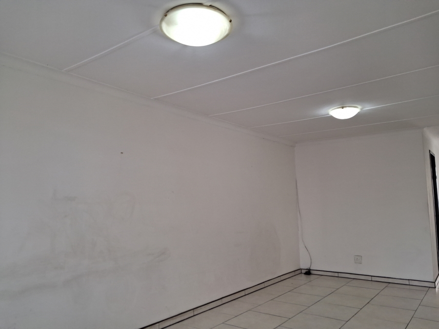 1 Bedroom Property for Sale in Eastleigh Gauteng