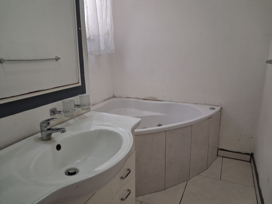 1 Bedroom Property for Sale in Eastleigh Gauteng