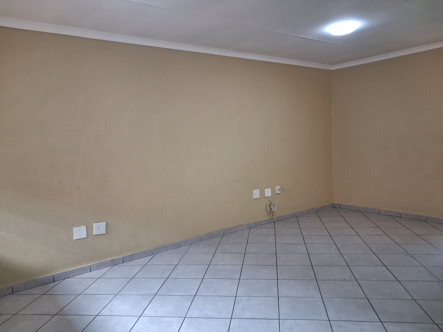 2 Bedroom Property for Sale in Edenvale Central Gauteng