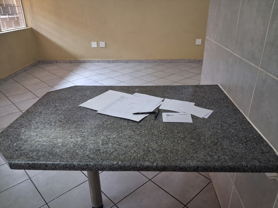 2 Bedroom Property for Sale in Edenvale Central Gauteng