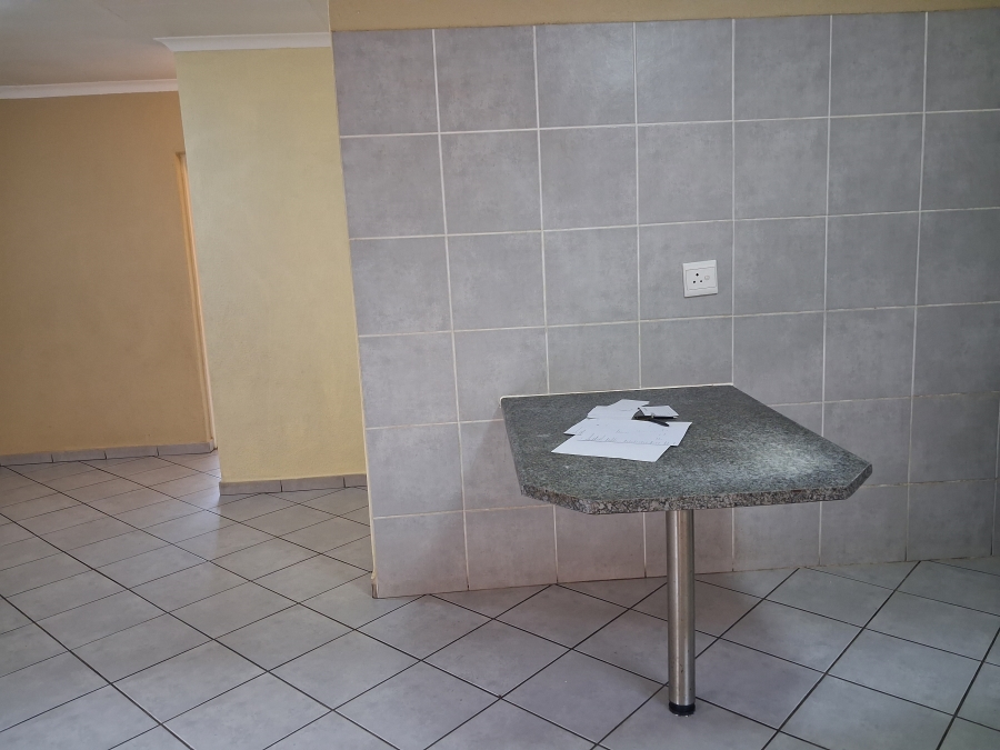 2 Bedroom Property for Sale in Edenvale Central Gauteng