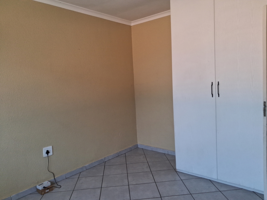 2 Bedroom Property for Sale in Edenvale Central Gauteng