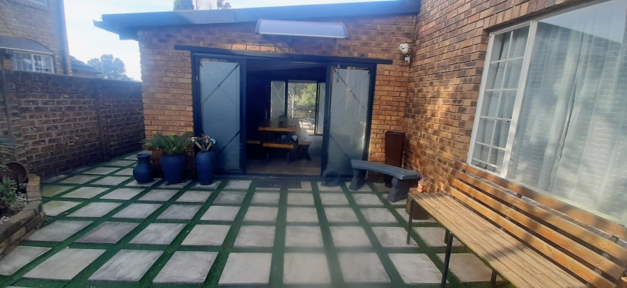 4 Bedroom Property for Sale in Van Riebeeck Park Gauteng