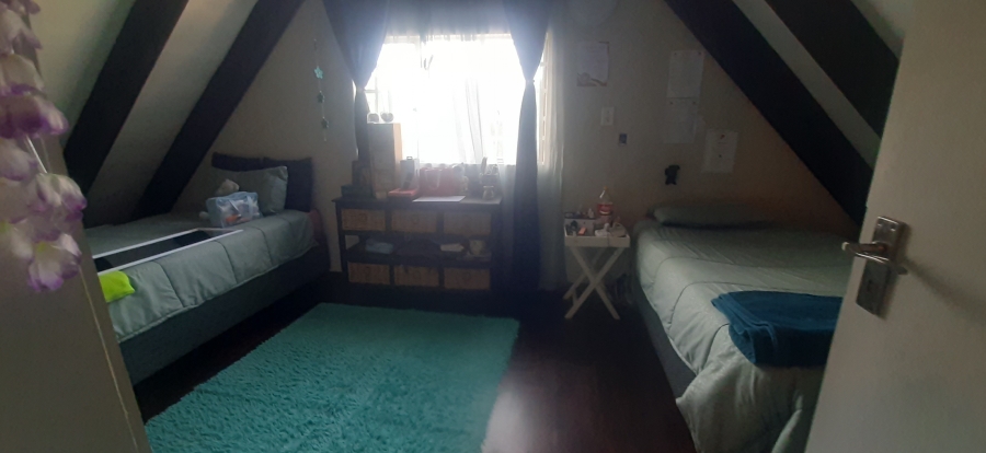 4 Bedroom Property for Sale in Van Riebeeck Park Gauteng