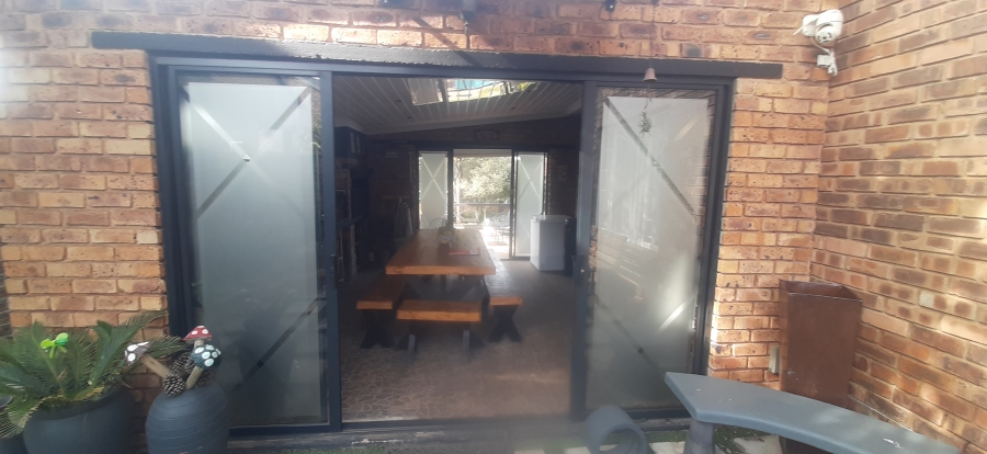 4 Bedroom Property for Sale in Van Riebeeck Park Gauteng