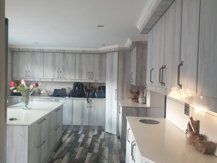 3 Bedroom Property for Sale in Brakpan Central Gauteng
