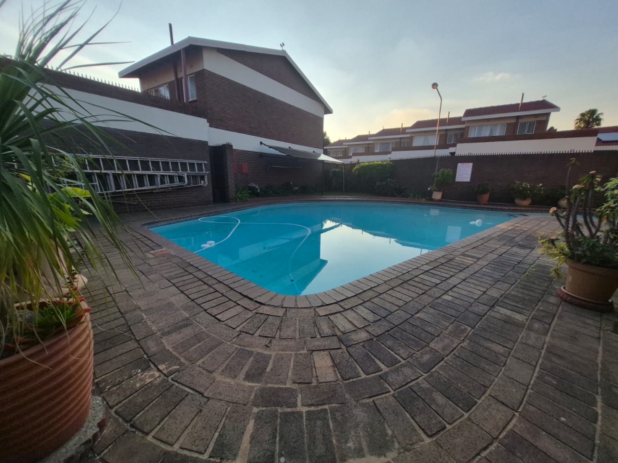 2 Bedroom Property for Sale in Beyers Park Gauteng