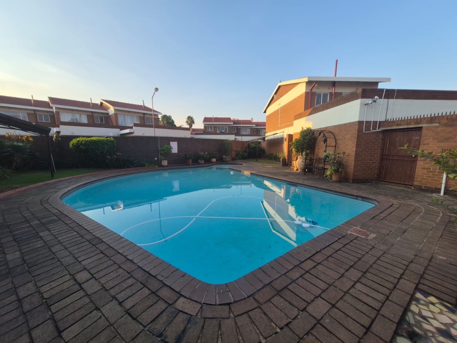 2 Bedroom Property for Sale in Beyers Park Gauteng