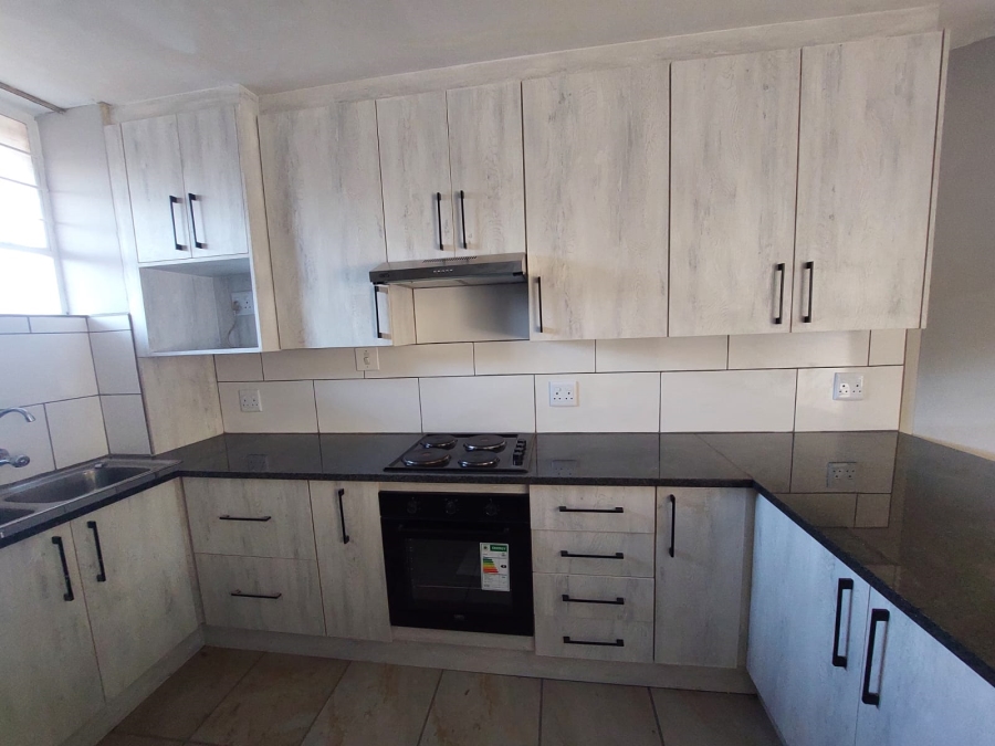 To Let 3 Bedroom Property for Rent in Sinoville Gauteng