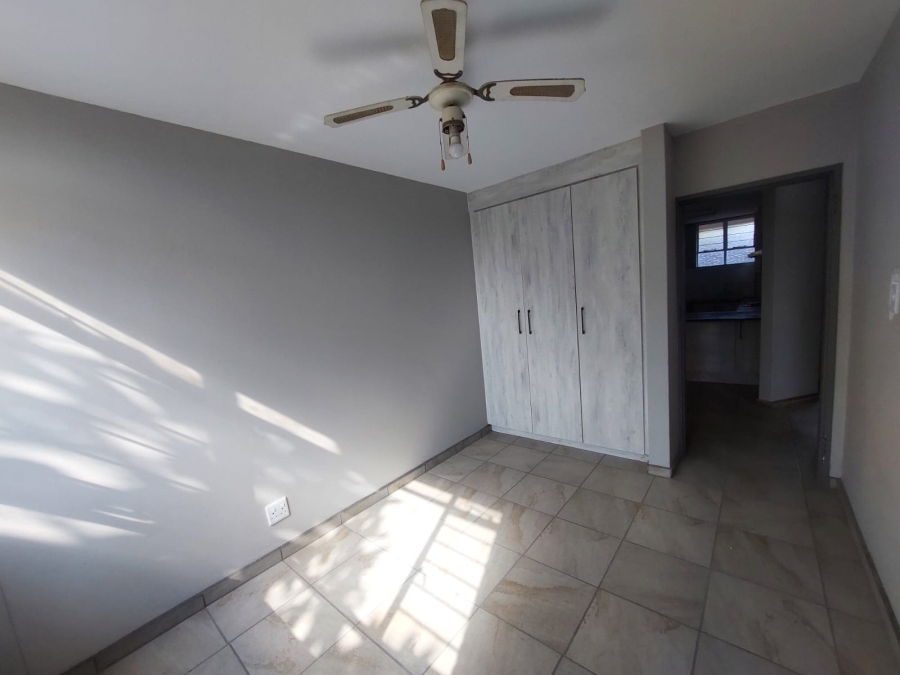 To Let 3 Bedroom Property for Rent in Sinoville Gauteng