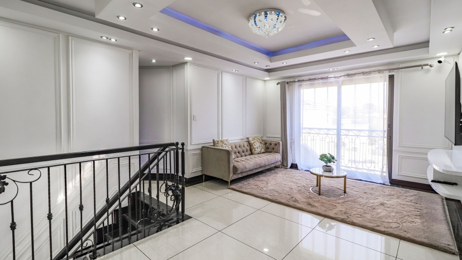 3 Bedroom Property for Sale in Maroeladal Gauteng
