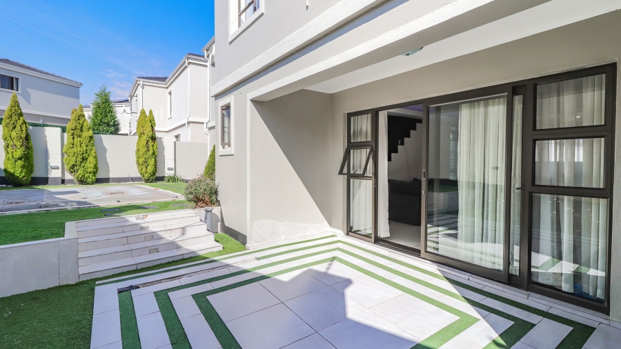 3 Bedroom Property for Sale in Maroeladal Gauteng