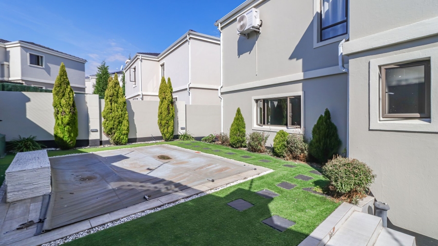 3 Bedroom Property for Sale in Maroeladal Gauteng