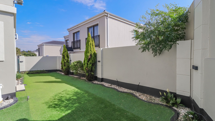 3 Bedroom Property for Sale in Maroeladal Gauteng