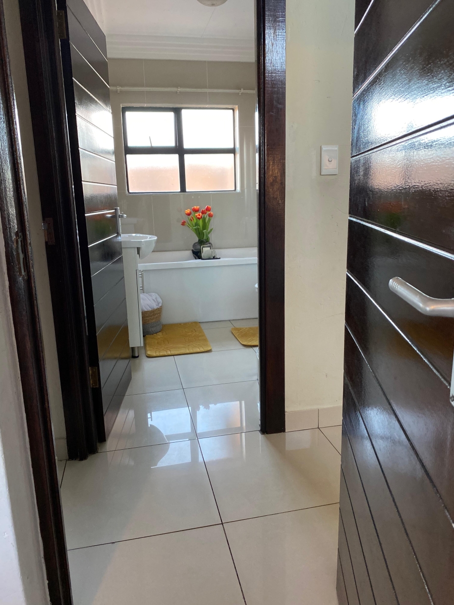 2 Bedroom Property for Sale in Eveleigh Gauteng
