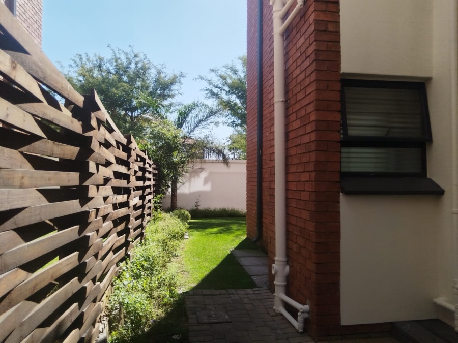 3 Bedroom Property for Sale in Greenstone Hill Gauteng