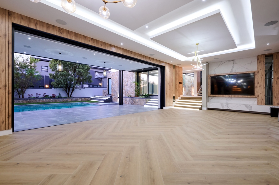 5 Bedroom Property for Sale in Waterfall Country Estate Gauteng