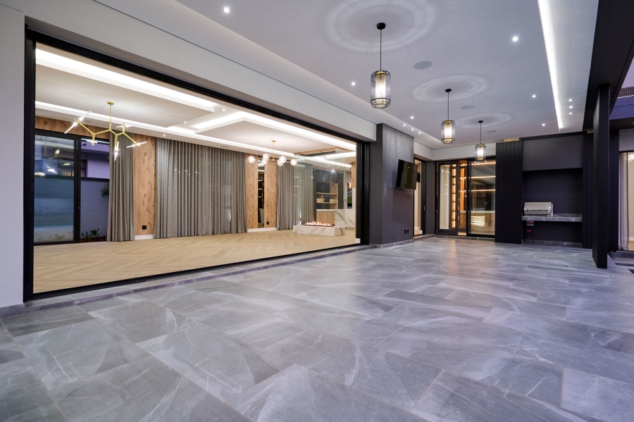 5 Bedroom Property for Sale in Waterfall Country Estate Gauteng