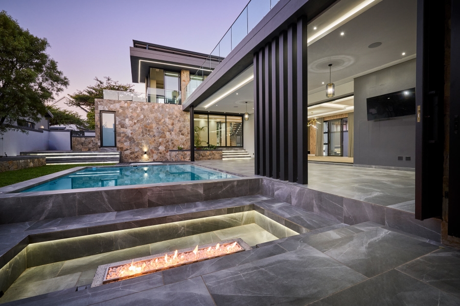 5 Bedroom Property for Sale in Waterfall Country Estate Gauteng