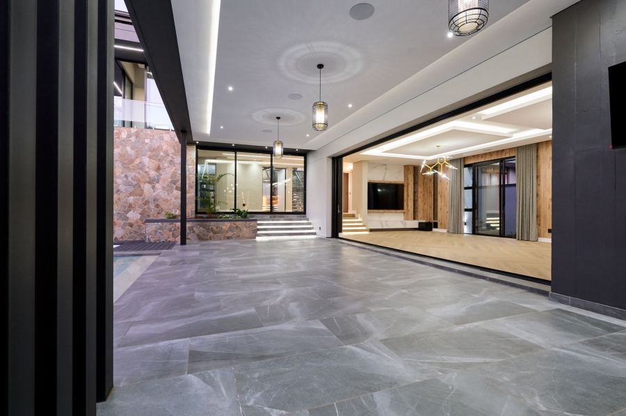 5 Bedroom Property for Sale in Waterfall Country Estate Gauteng
