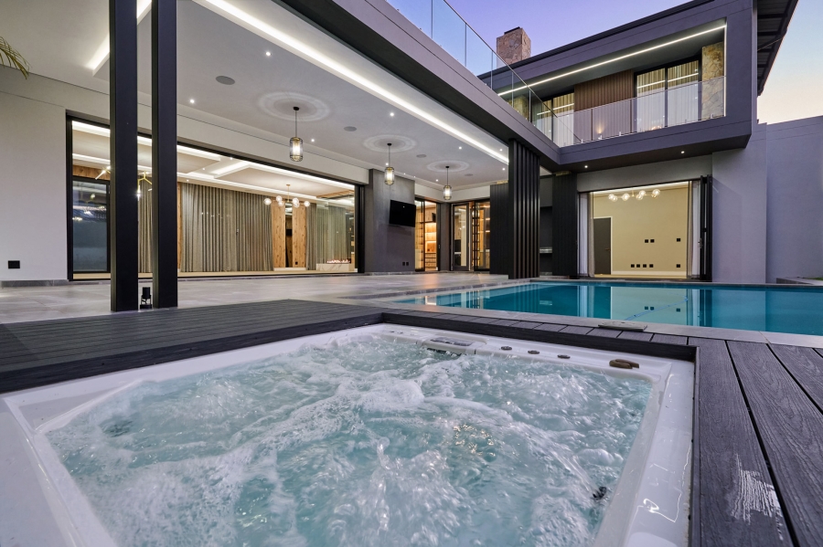 5 Bedroom Property for Sale in Waterfall Country Estate Gauteng