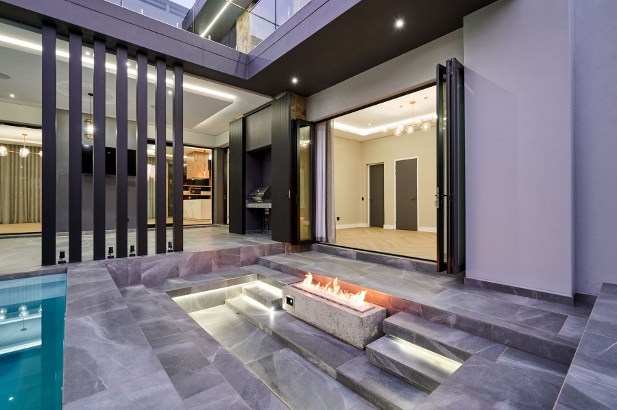 5 Bedroom Property for Sale in Waterfall Country Estate Gauteng
