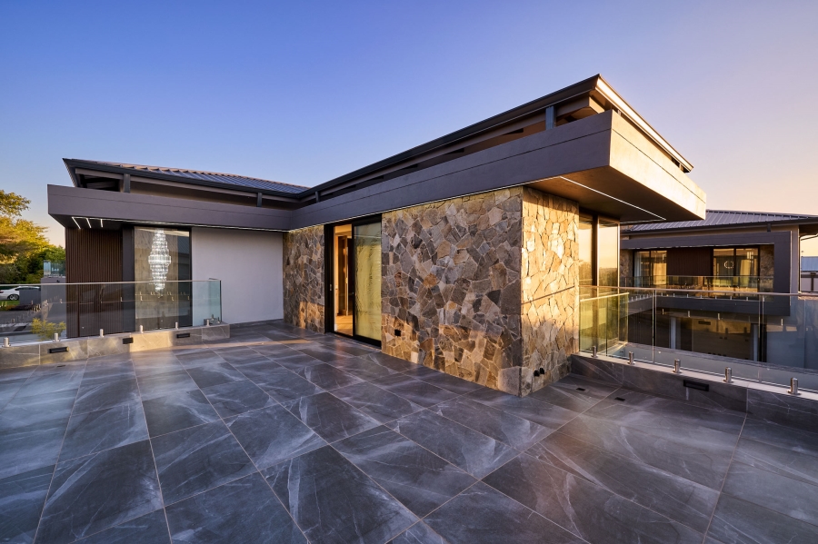 5 Bedroom Property for Sale in Waterfall Country Estate Gauteng