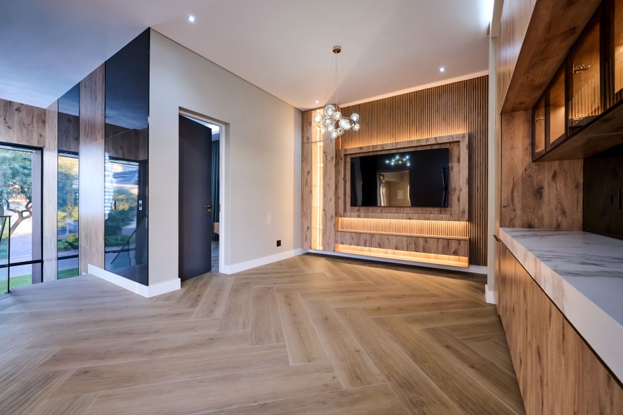5 Bedroom Property for Sale in Waterfall Country Estate Gauteng